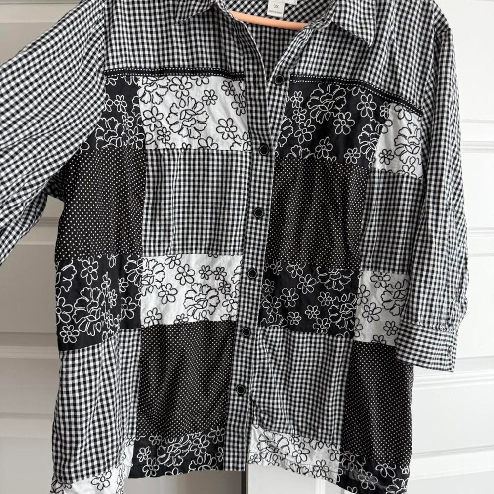 Christopher & Banks black & white gingham patchwork button-up shirt with floral